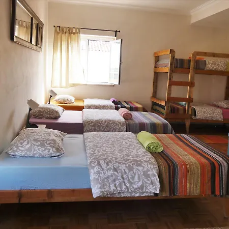 Omassim Yoga, Veggie & Surf Guesthouse - Casa Rosa Gasthof Ericeira