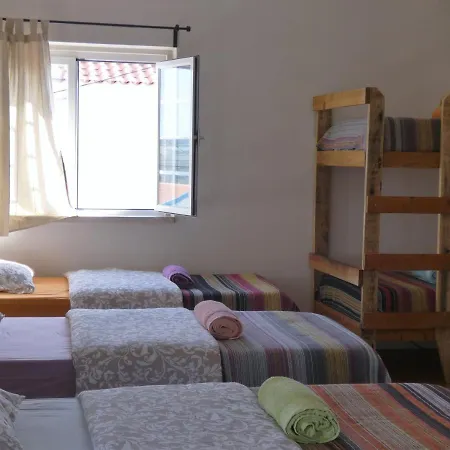 Omassim Yoga, Veggie & Surf Guesthouse - Casa Rosa Gasthof Ericeira