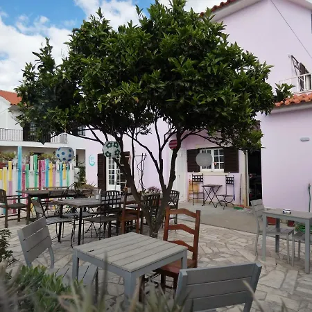Omassim Yoga, Veggie & Surf Guesthouse - Casa Rosa Gasthof