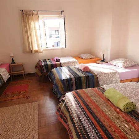 Omassim Yoga, Veggie & Surf Guesthouse - Casa Rosa Gasthof *