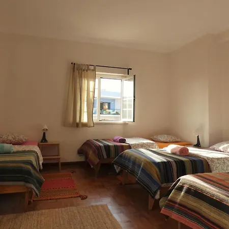 Omassim Yoga, Veggie & Surf Guesthouse - Casa Rosa Gasthof