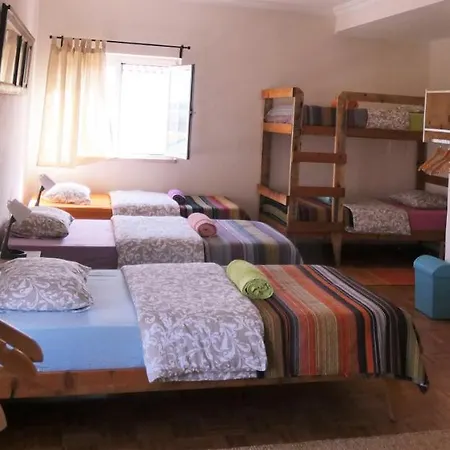 Omassim Yoga, Veggie & Surf Guesthouse - Casa Rosa Gasthof Ericeira